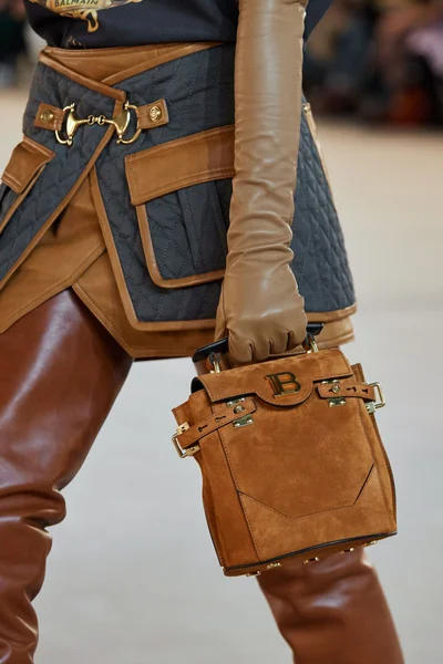 Look 90